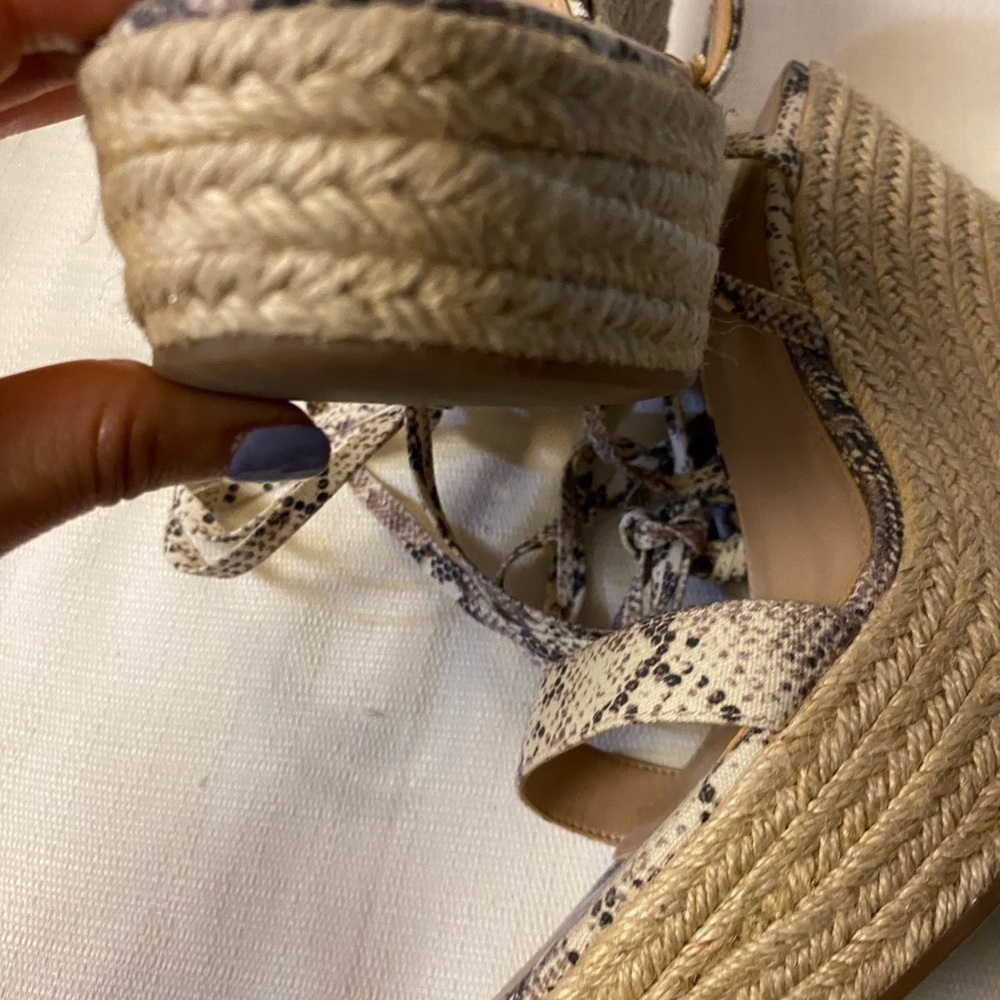 Aldo White and Tan Wedges with Strappy Design size 8.5 - Picture 15 of 15